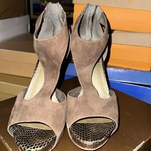 Mothers Closet/ Open Toe Heels